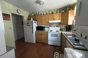 21 Florence Tollgate Pl, Florence, NJ 08518 - Photo 7
