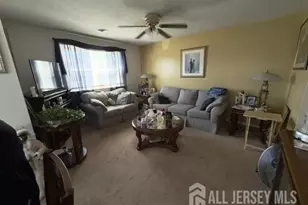 21 Florence Tollgate Pl, Florence, NJ 08518 - Photo 3