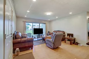 380 Lancaster Ct, Piscataway Township, NJ 08854 - Photo 3