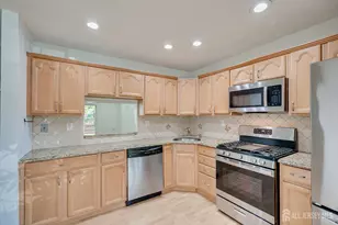 5 Pear Tree Ln, Franklin Township, NJ 08823 - Photo 5