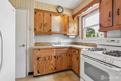 35 Heathcote Avenue, Edison, NJ 08817 - Photo 7