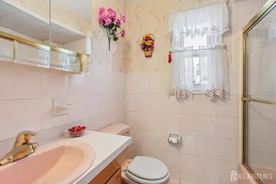 35 Heathcote Avenue, Edison, NJ 08817 - Photo 11