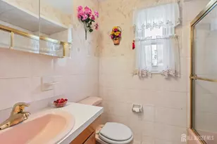 35 Heathcote Ave, Edison, NJ 08817 - Photo 11