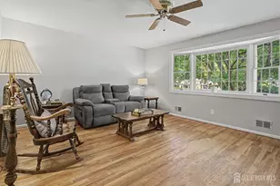 287 Crestwood Dr, Milltown, NJ 08850 - Photo 5