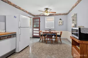 287 Crestwood Dr, Milltown, NJ 08850 - Photo 9