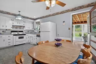 287 Crestwood Dr, Milltown, NJ 08850 - Photo 7