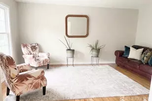 46 Lynn Ct, North Brunswick Township, NJ 08902 - Photo 5