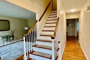 46 Lynn Ct, North Brunswick Township, NJ 08902 - Photo 3