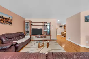 200 Franklin Pl, Marlboro Township, NJ 07751 - Photo 7