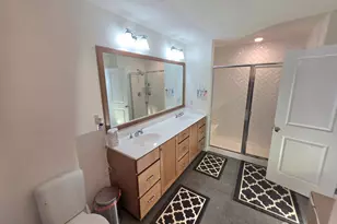 27 Wisteria Ct, Monroe Township, NJ 08831 - Photo 19
