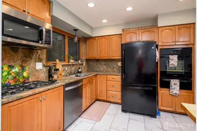 26 Desser Place, Metuchen, NJ 08840 - Photo 15