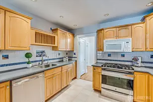 9 Lenox St, Edison, NJ 08817 - Photo 21