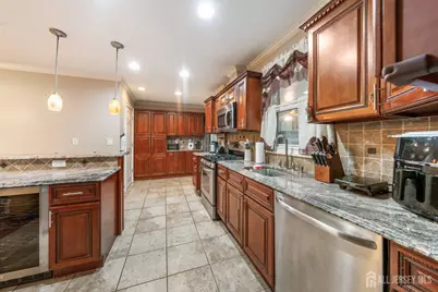 102 Runyon Avenue, Middlesex, NJ 08846 - Photo 11