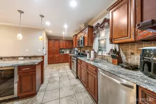 102 Runyon Ave, Middlesex, NJ 08846 - Photo 11