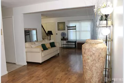39 Independence Court, Piscataway Township, NJ 08854 - Photo 7