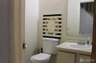 39 Independence Ct, Piscataway Township, NJ 08854 - Photo 13