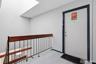 209 Newport Ct, Fords, NJ 08863 - Photo 25