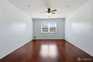 209 Newport Ct, Fords, NJ 08863 - Photo 13