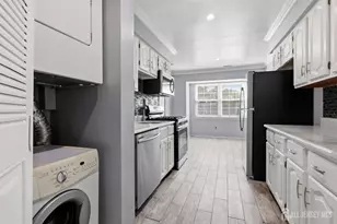 209 Newport Ct, Fords, NJ 08863 - Photo 7
