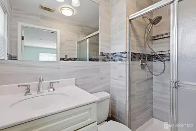 209 Newport Court, Fords, NJ 08863 - Photo 15