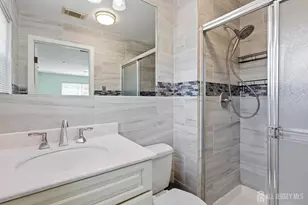 209 Newport Ct, Fords, NJ 08863 - Photo 15
