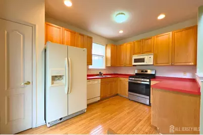315 Birch Court, New Brunswick, NJ 08901 - Photo 9