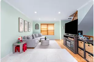 40 Lantern Ln, Sayreville, NJ 08872 - Photo 3