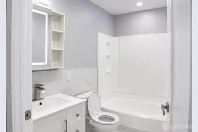 709 Sunshine Court, Sayreville, NJ 08859 - Photo 9