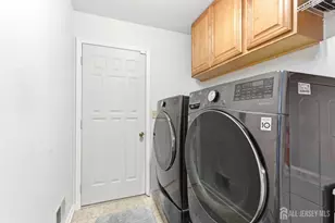 4 Allison Ct, Edison, NJ 08820 - Photo 49
