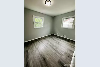 183 E Henry Place E, Iselin, NJ 08830 - Photo 5