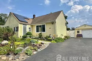 227 Old Stage Rd, Spotswood, NJ 08884 - Photo 1