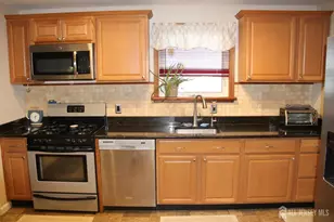 79 Lafayette St, Milltown, NJ 08850 - Photo 9