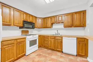 5101 Stonehedge Rd, Edison, NJ 08820 - Photo 11