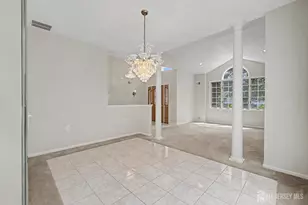 17 Umberland Pl, Monroe Township, NJ 08831 - Photo 9