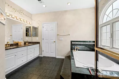 8 Sherwood Drive, Monroe Township, NJ 08831 - Photo 29