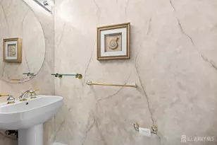 8 Sherwood Dr, Monroe Township, NJ 08831 - Photo 23