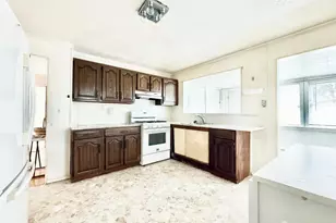674 Cedar St, Colonia, NJ 07067 - Photo 11
