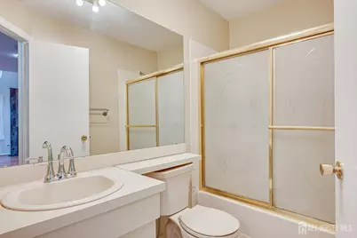 2 Farnham Square, Sayreville, NJ 08859 - Photo 19