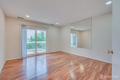 2 Farnham Square, Sayreville, NJ 08859 - Photo 17