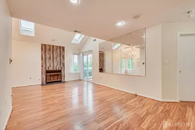 2 Farnham Square, Sayreville, NJ 08859 - Photo 7