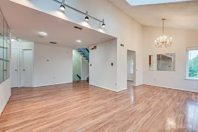 2 Farnham Square, Sayreville, NJ 08859 - Photo 9