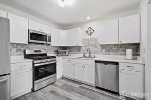 94 Woodmere Dr, Sayreville, NJ 08859 - Photo 5