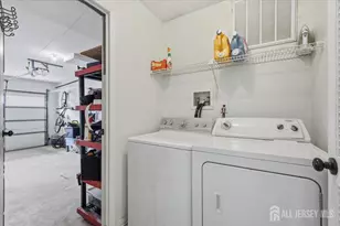 94 Woodmere Dr, Sayreville, NJ 08859 - Photo 25
