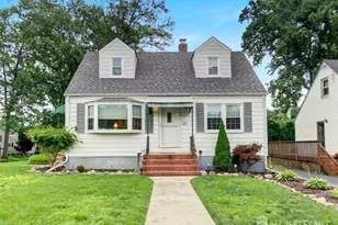 123 Lake View Blvd, Edison, NJ 08817 - Photo 1