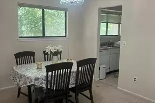 702 Jacob Ct, South Brunswick Township, NJ 08810 - Photo 5