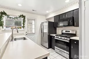 36 Byrnes Ln, Sayreville, NJ 08872 - Photo 9