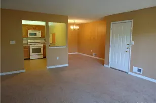 313 Wimbeldon Ct, North Brunswick Township, NJ 08902 - Photo 3