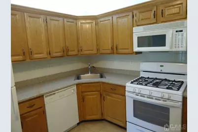 313 Wimbeldon Court, North Brunswick Township, NJ 08902 - Photo 5