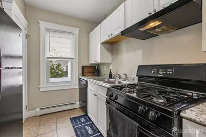 [Address not provided], Woodbridge Township, NJ 07095 - Photo 15