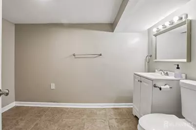 [Address not provided], Woodbridge Township, NJ 07095 - Photo 21